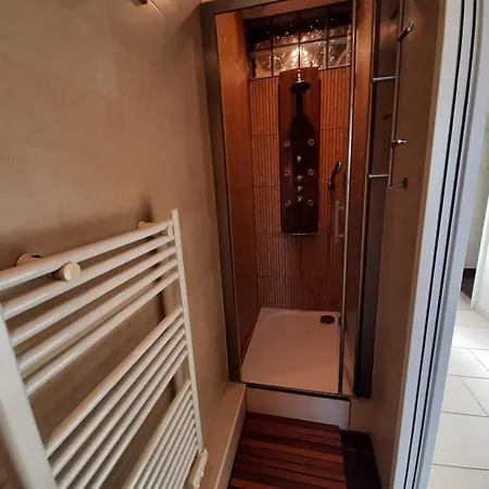 Apartament T2 Renove A A 2 Min De La Avec Parking Prive - Fr-1-239-901 *